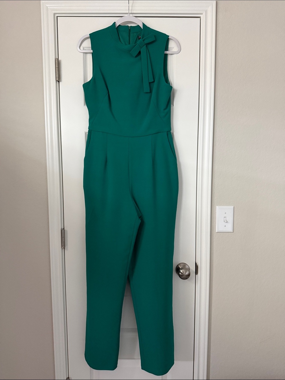 Maggy London Emerald Green Tie-Neck Sleeveless Jumpsuit